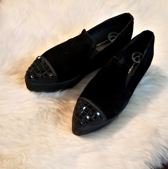 shoes - Picture 2 of 2